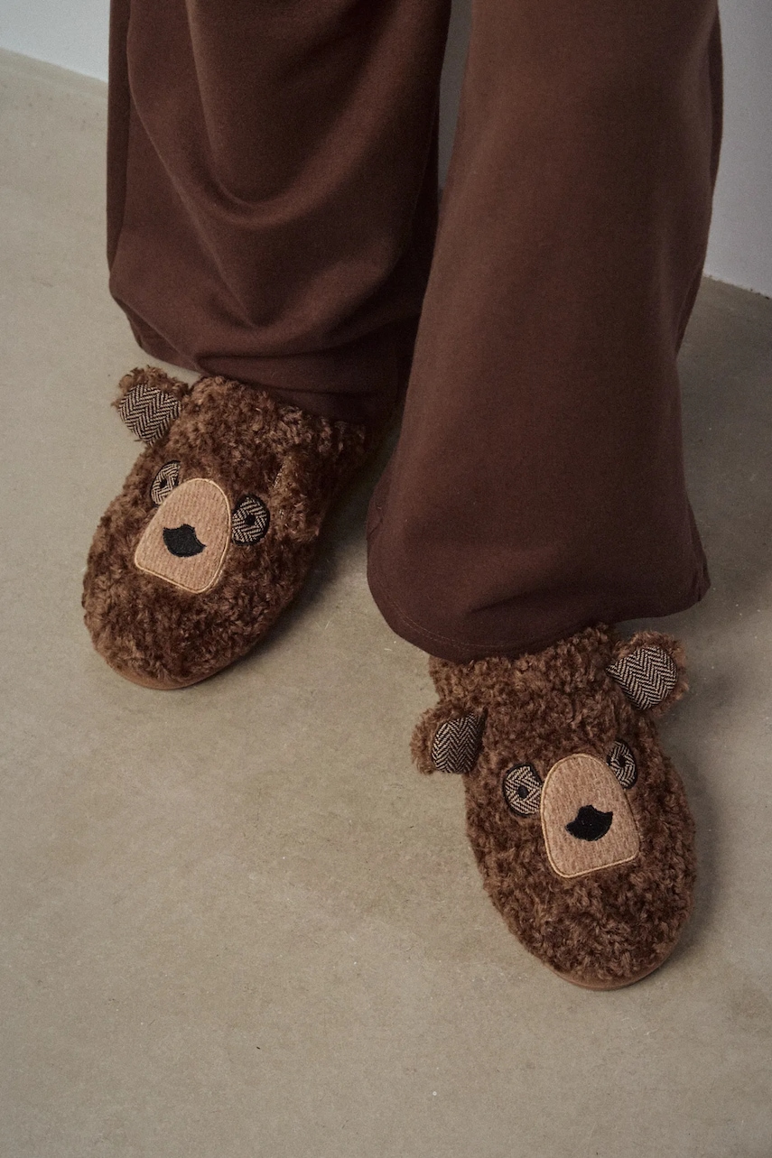 Medicine papuci de casa culoarea maro