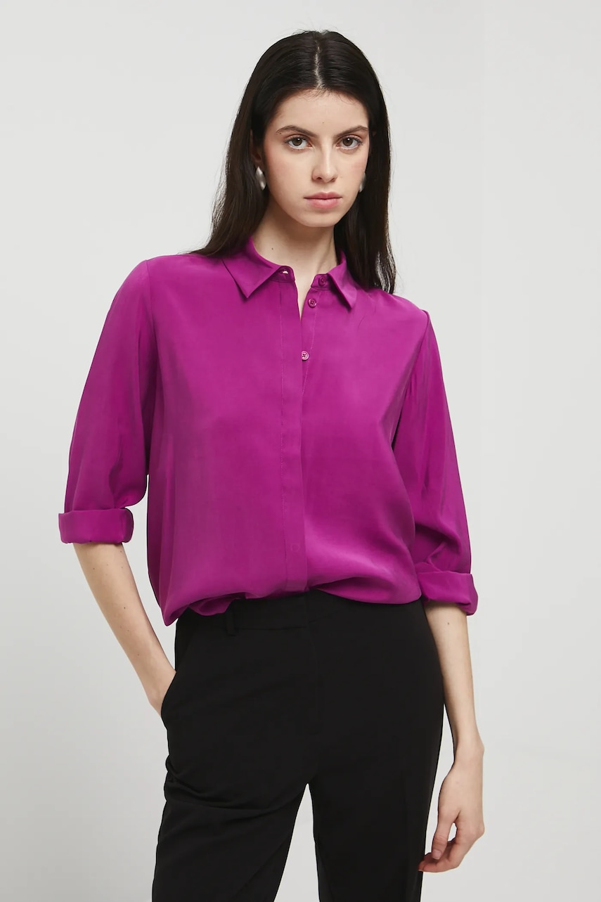 Medicine camasa culoarea violet