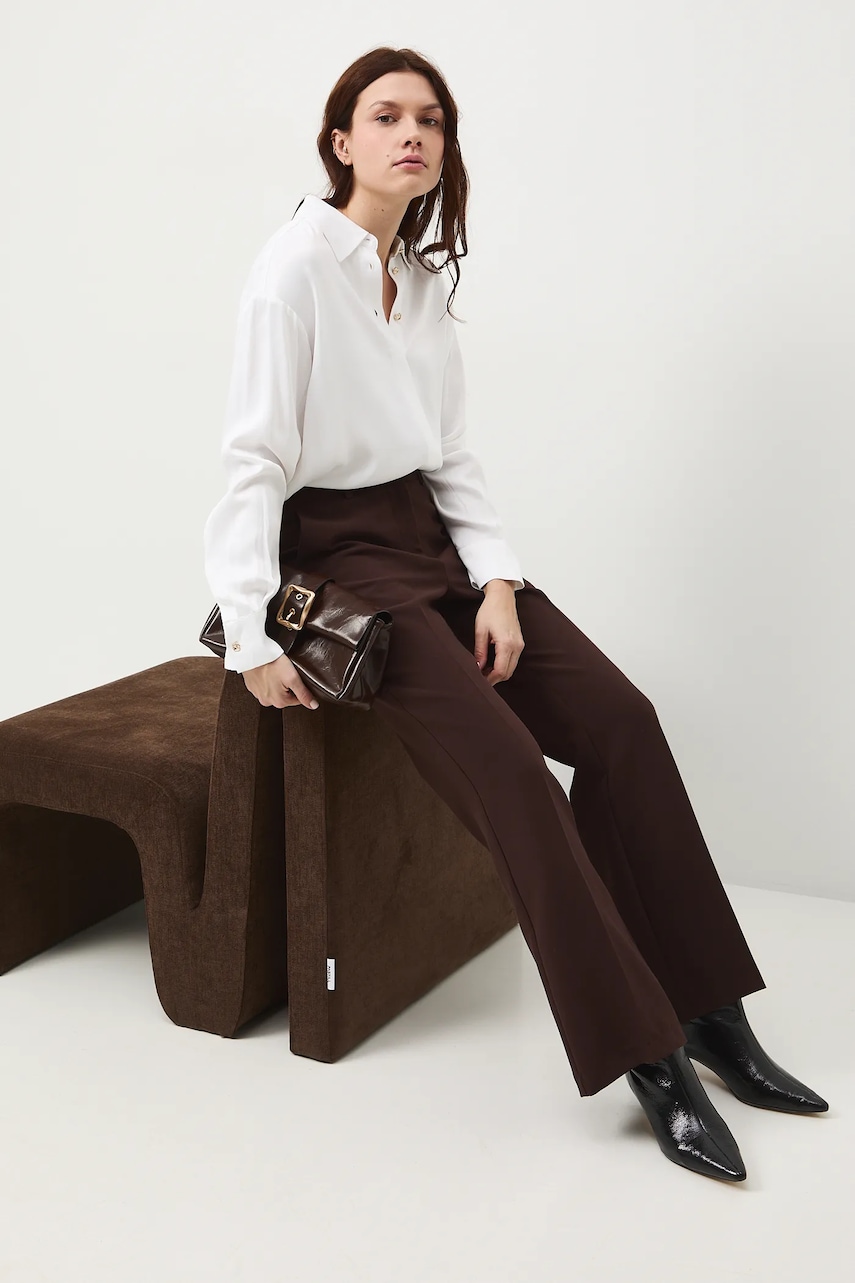 Medicine camasa culoarea bej, cu guler clasic, relaxed