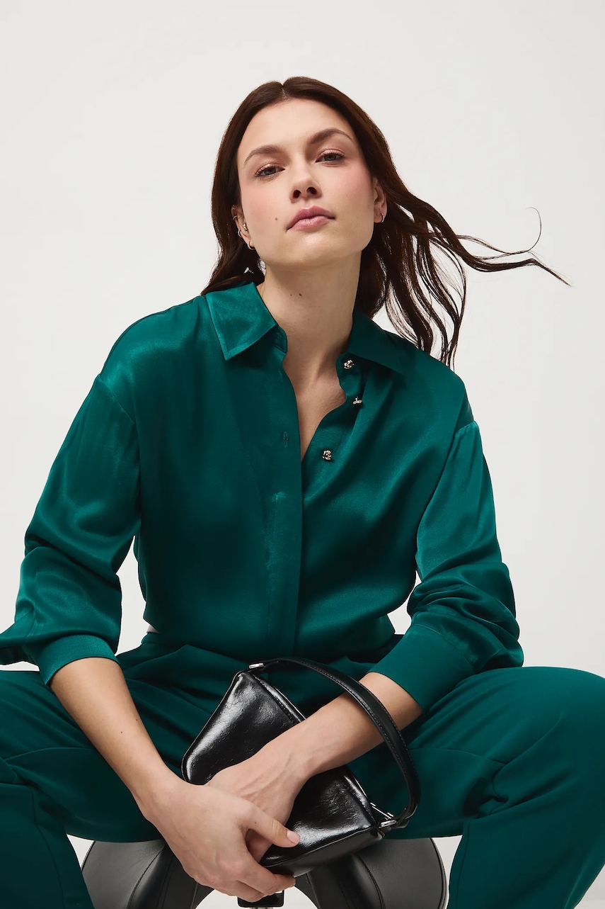 Medicine camasa culoarea verde, cu guler clasic, relaxed