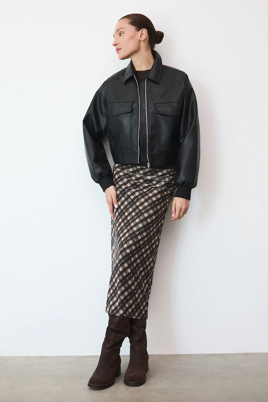 Medicine geacă culoarea negru, de tranzitie