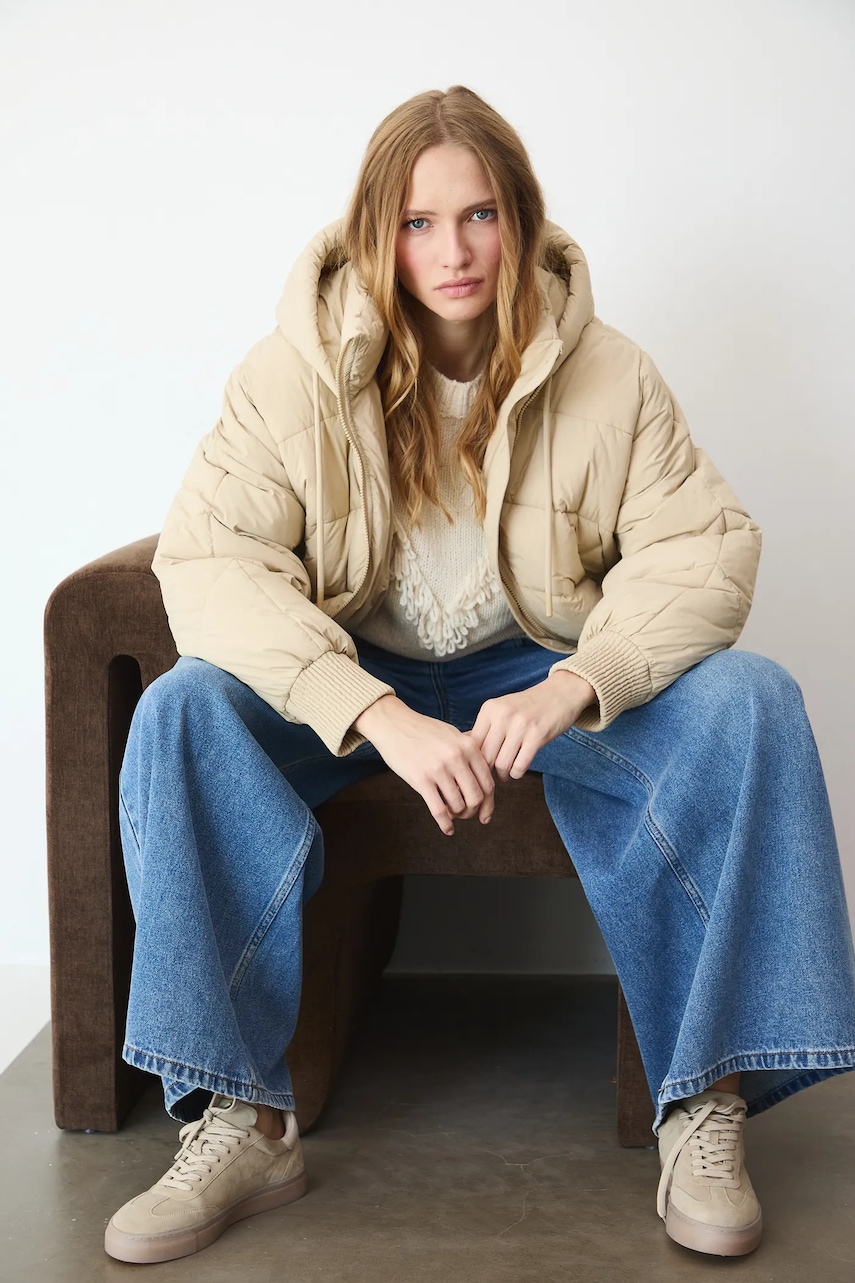 Medicine geaca culoarea bej, de iarna, oversize