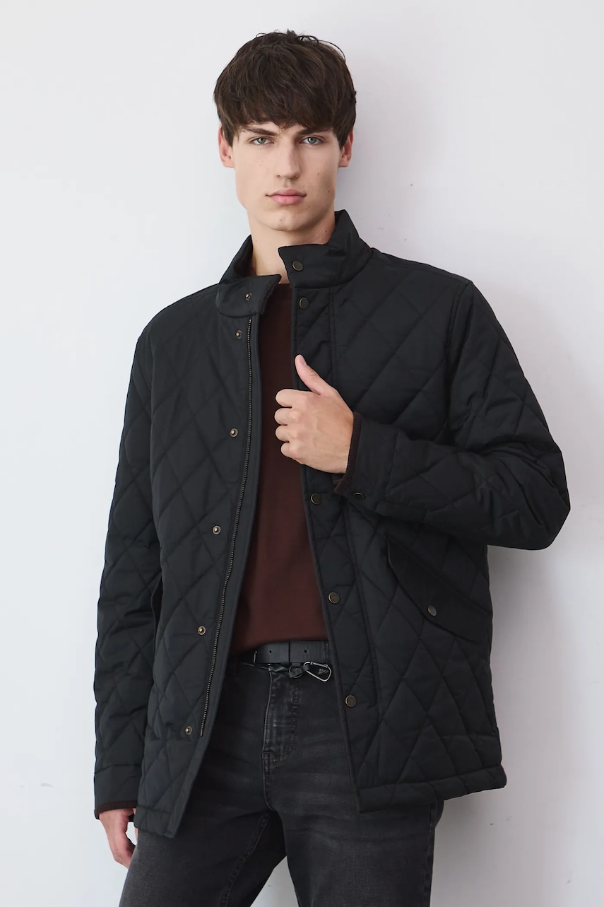 Medicine geacă culoarea negru