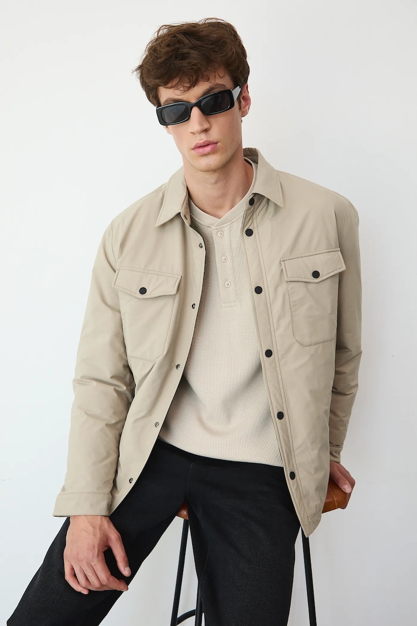 Medicine geacă cu aspect de cămașă culoarea bej