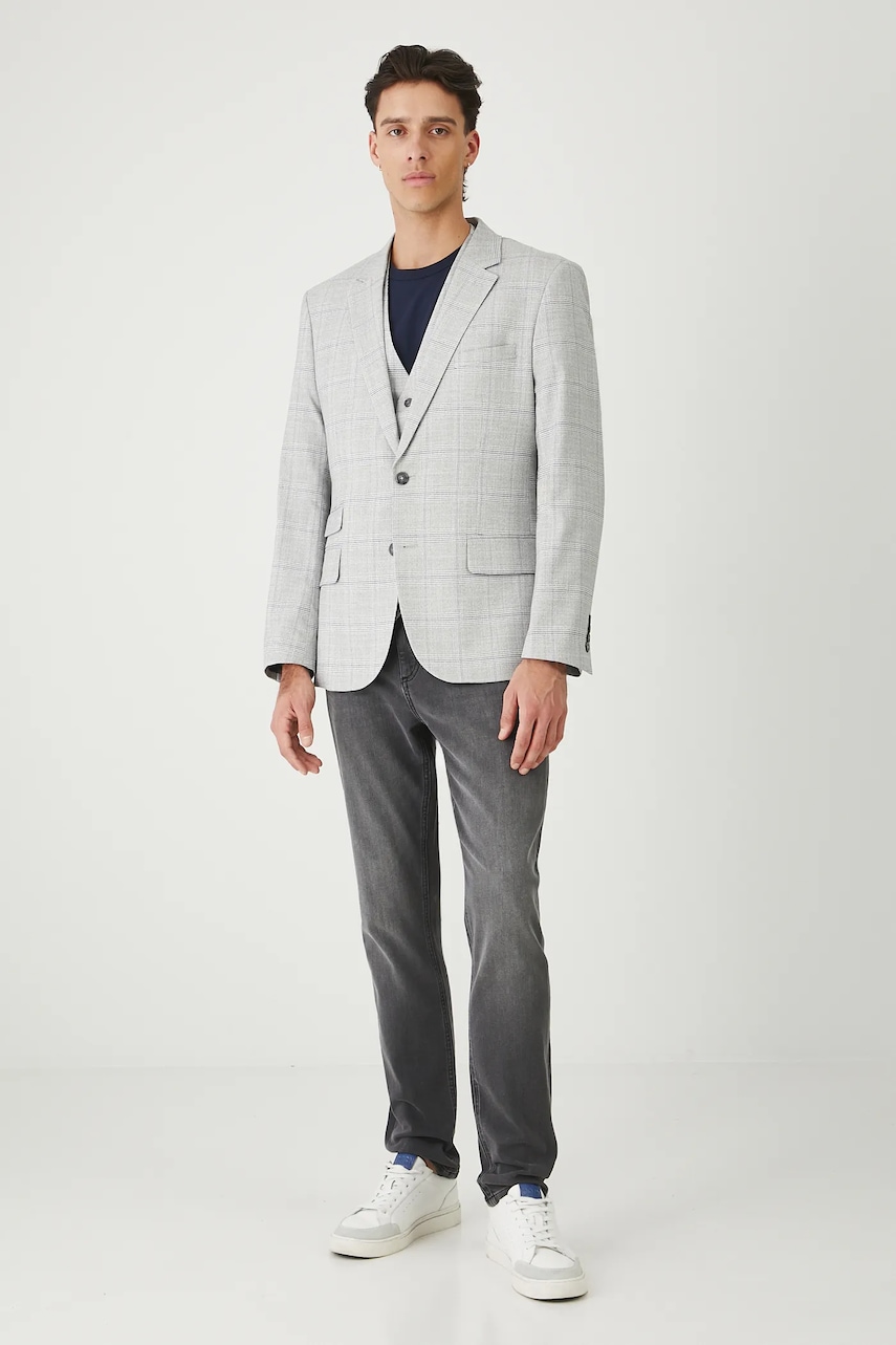 Medicine sacou culoarea gri