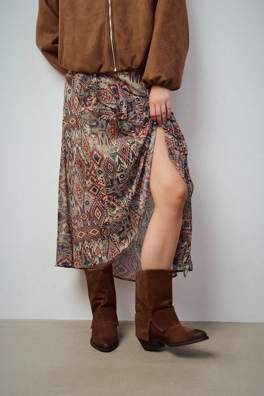 Medicine cizme de cowboy din piele intoarsa