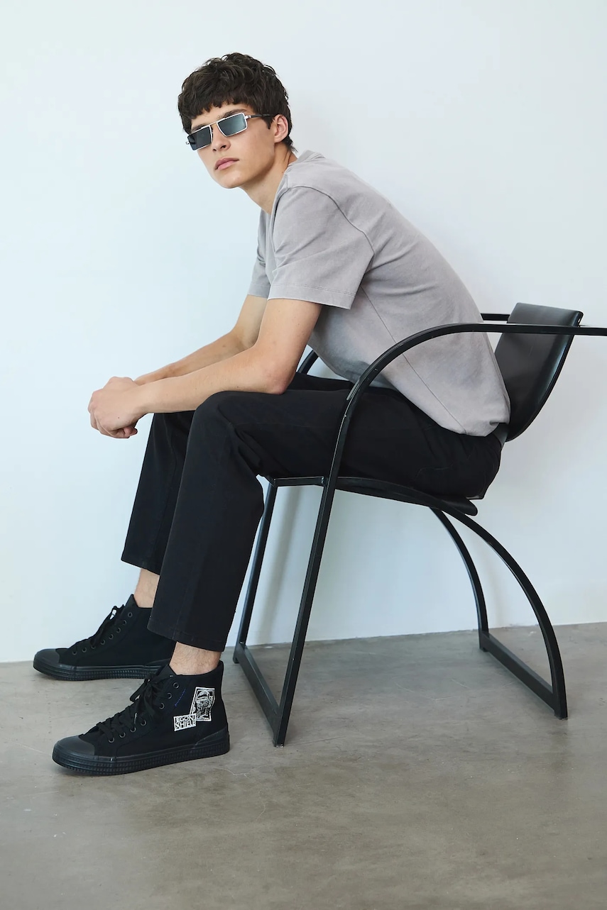 Medicine teniși culoarea negru