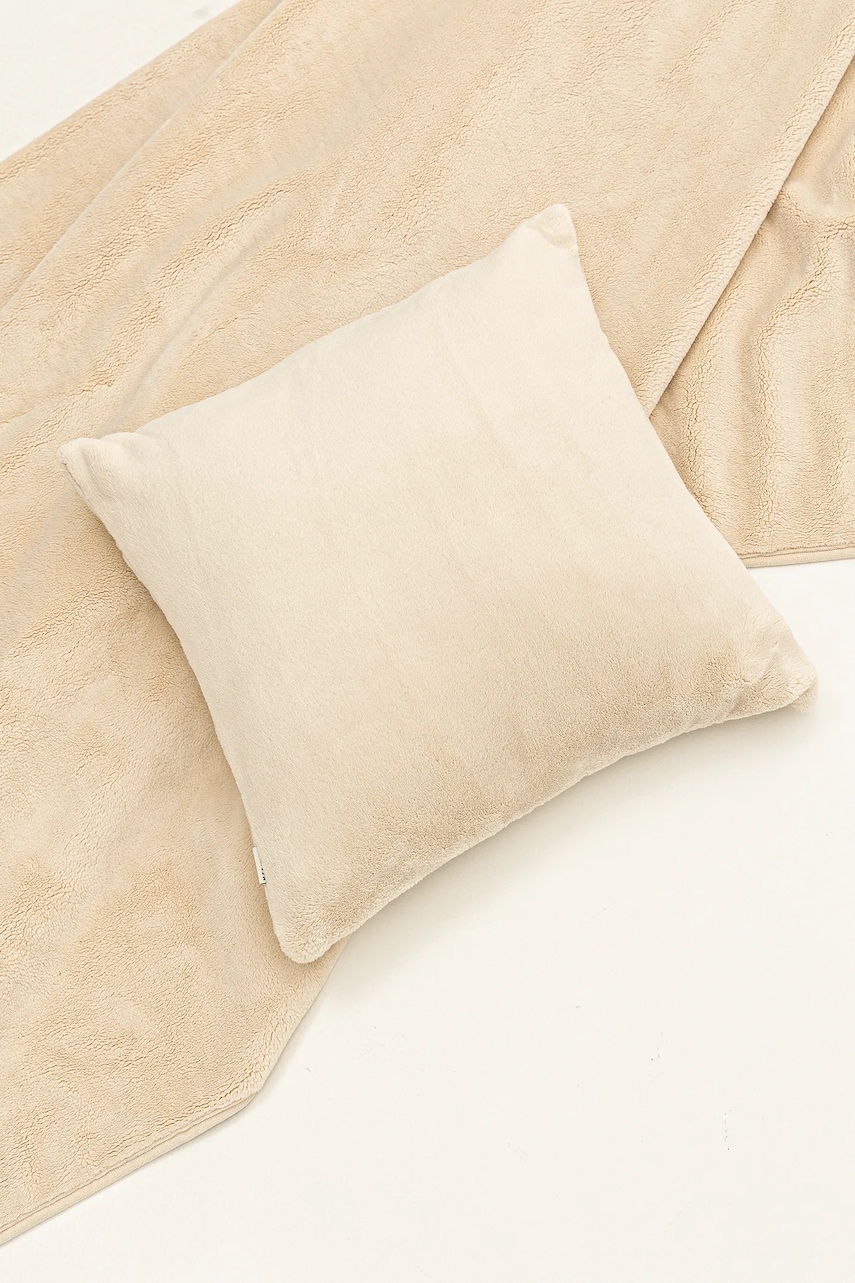 Medicine perna culoarea bej