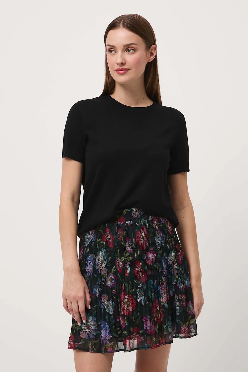 Medicine fustă culoarea negru, mini, evazati