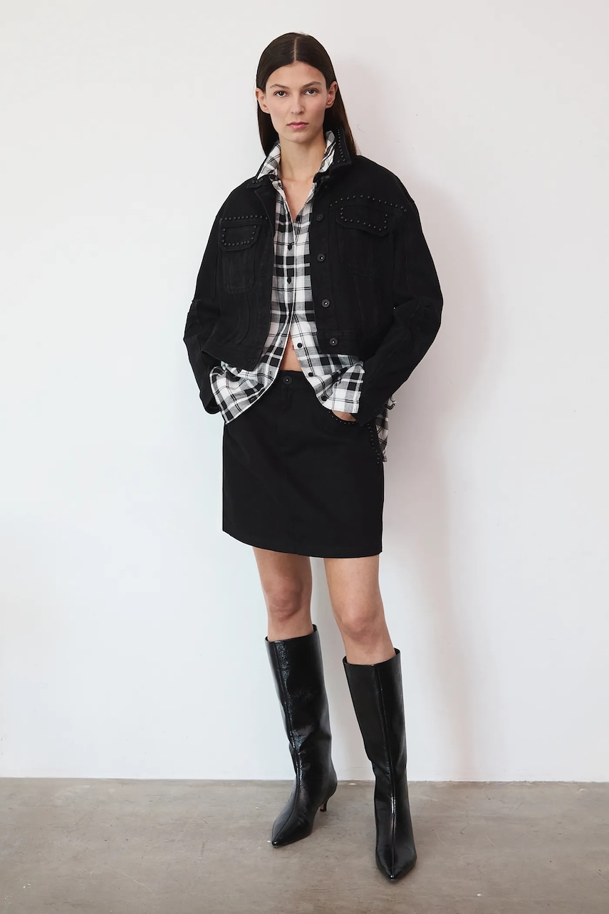 Medicine fustă din bumbac denim culoarea negru, mini, drept