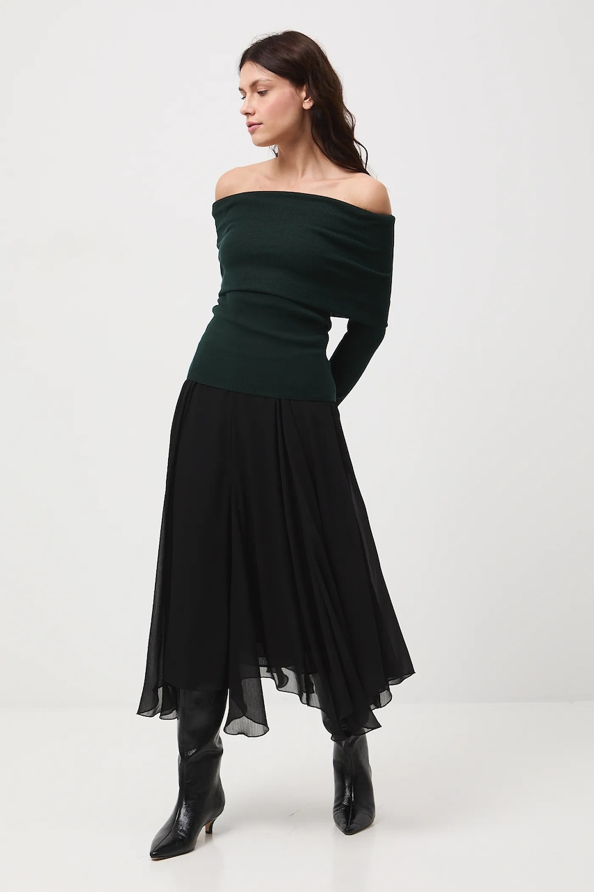 Medicine fusta culoarea negru