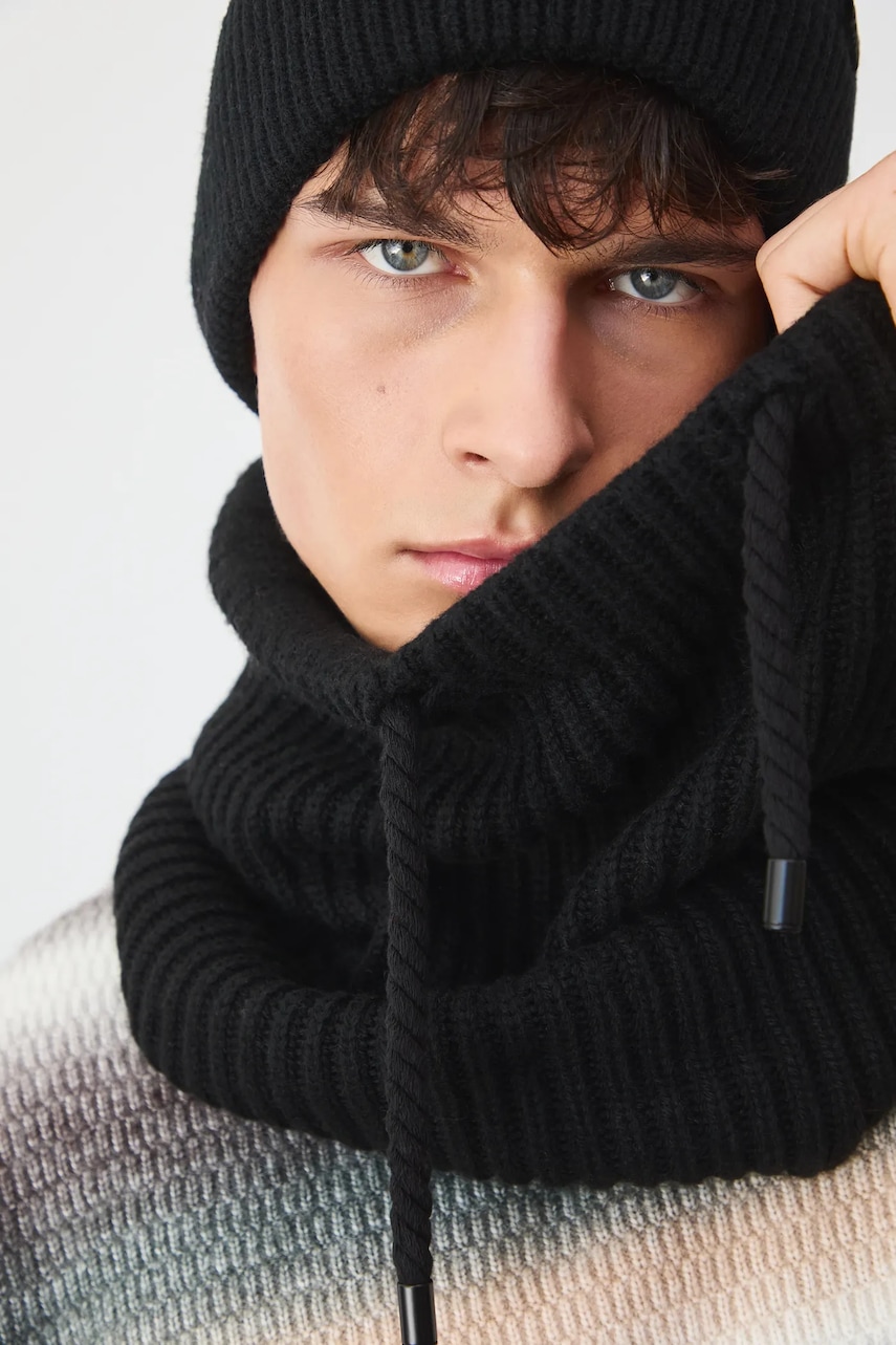 Medicine fular impletit culoarea negru, neted