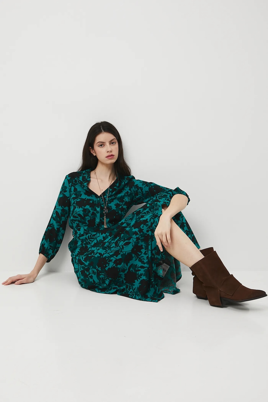 Medicine sukienka kolor zielony midi rozkloszowana