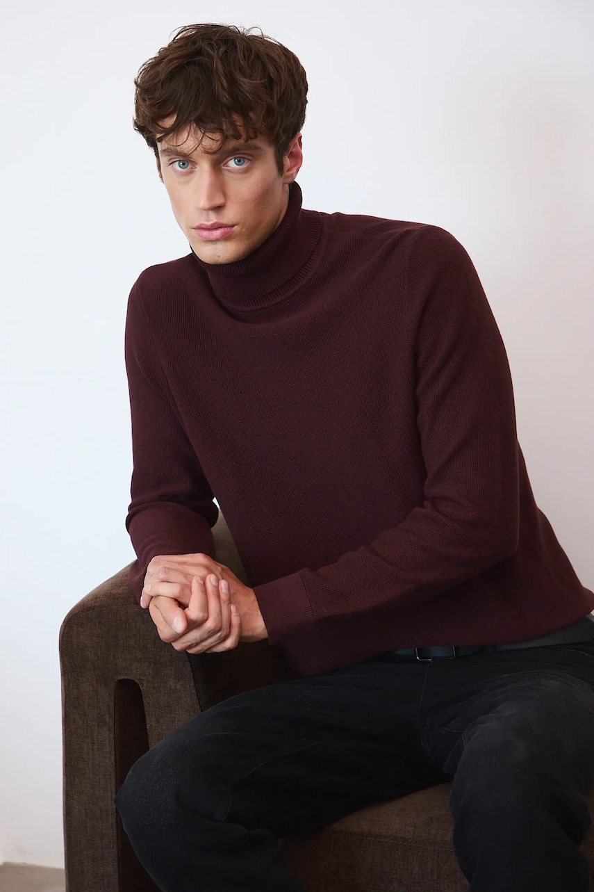 Medicine pulover de bumbac culoarea maro, cu guler