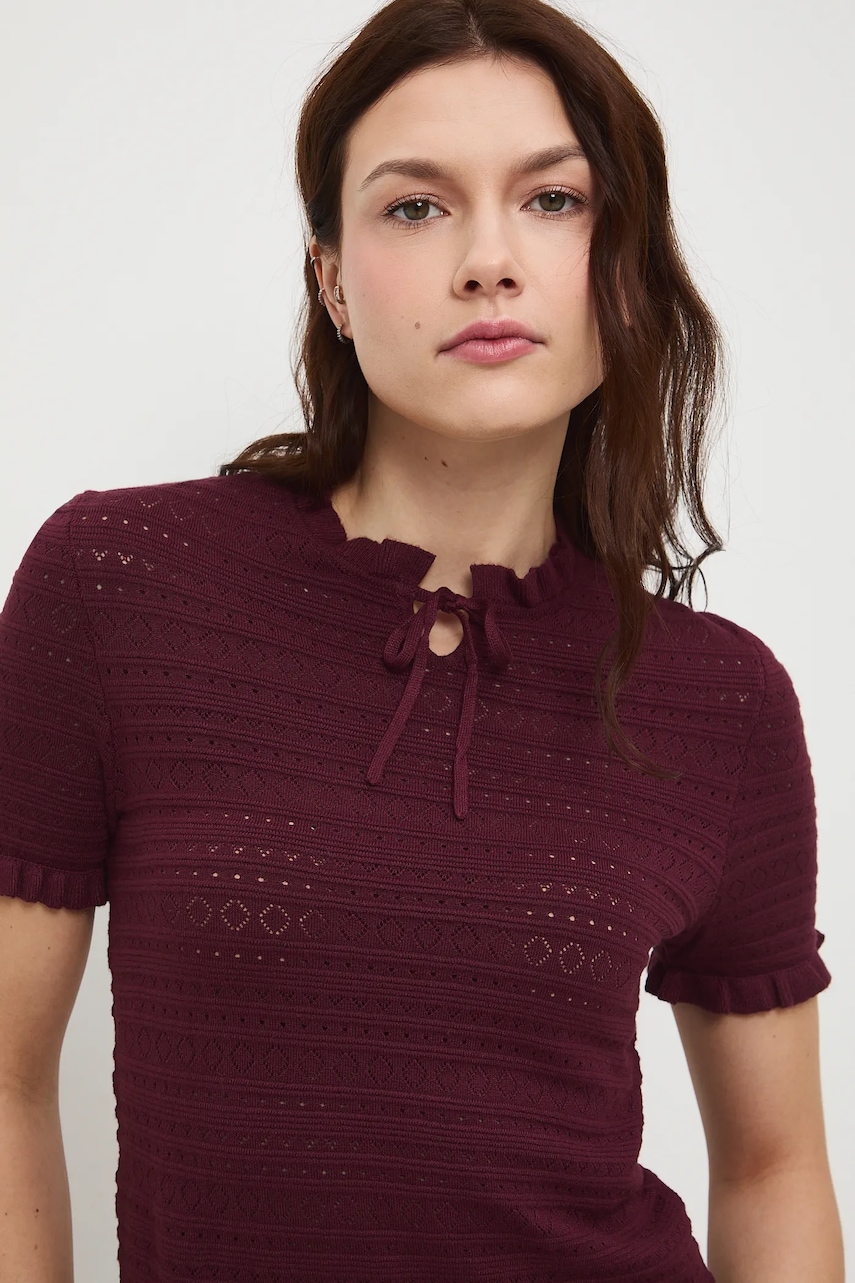 Medicine tricou culoarea bordo