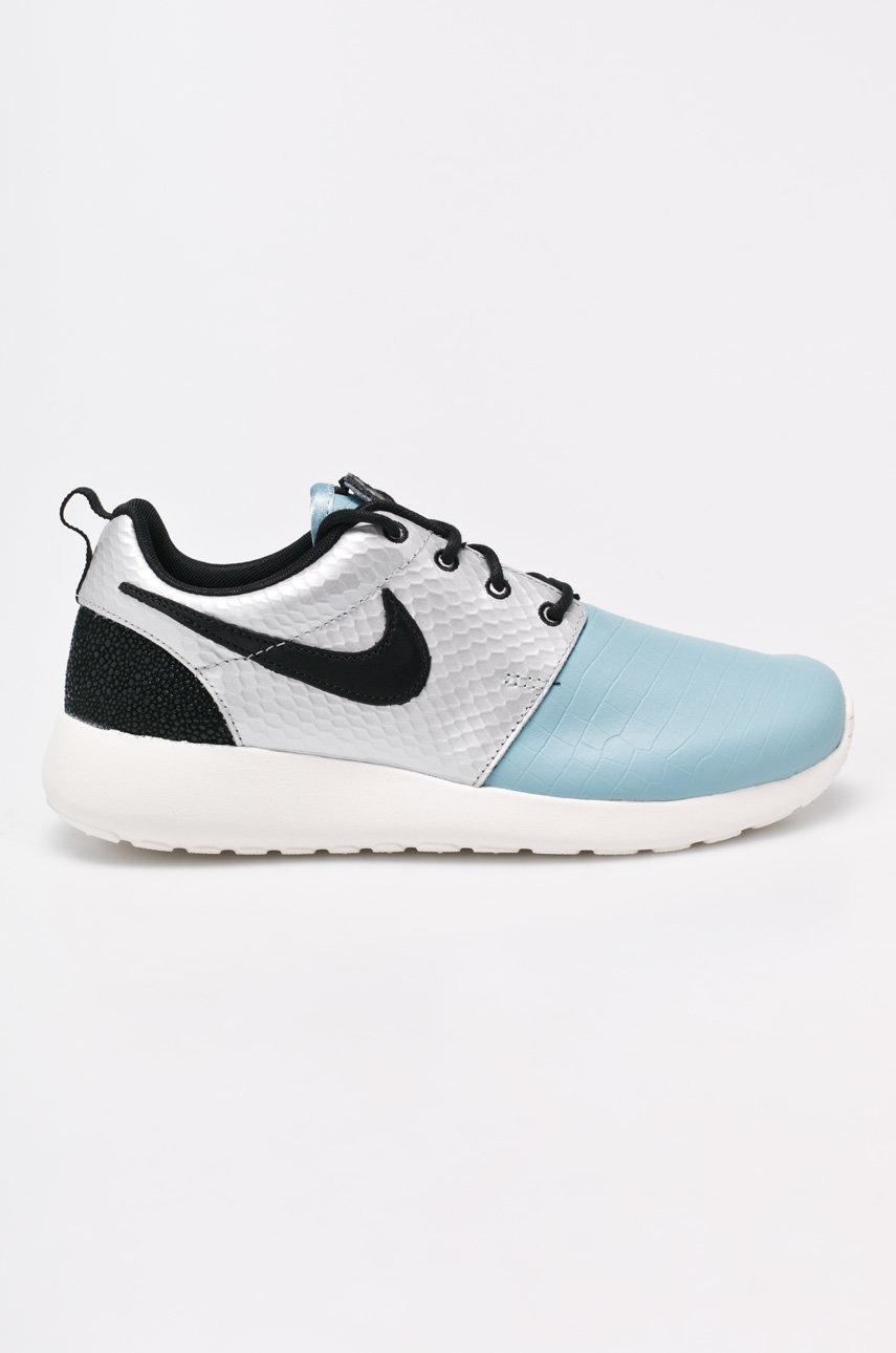 nike-sportswear-boty