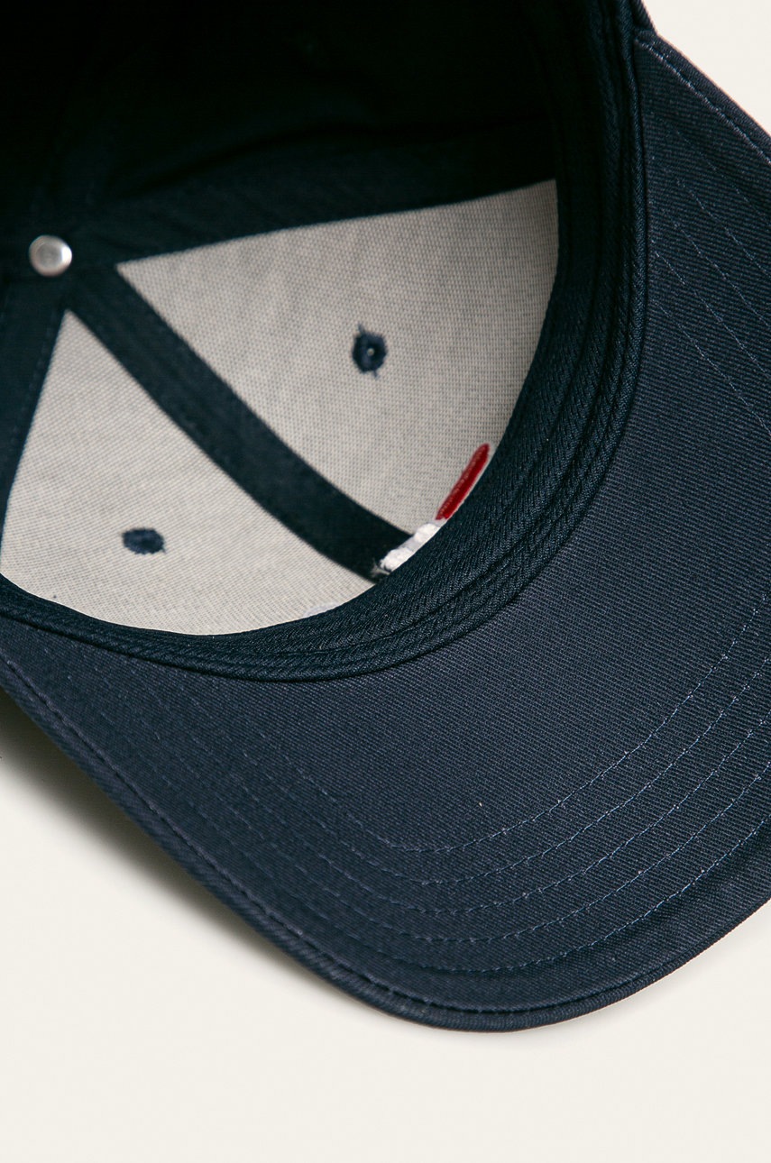 Καπέλο Fila χρώμα: ναυτικό μπλε φωτογραφία