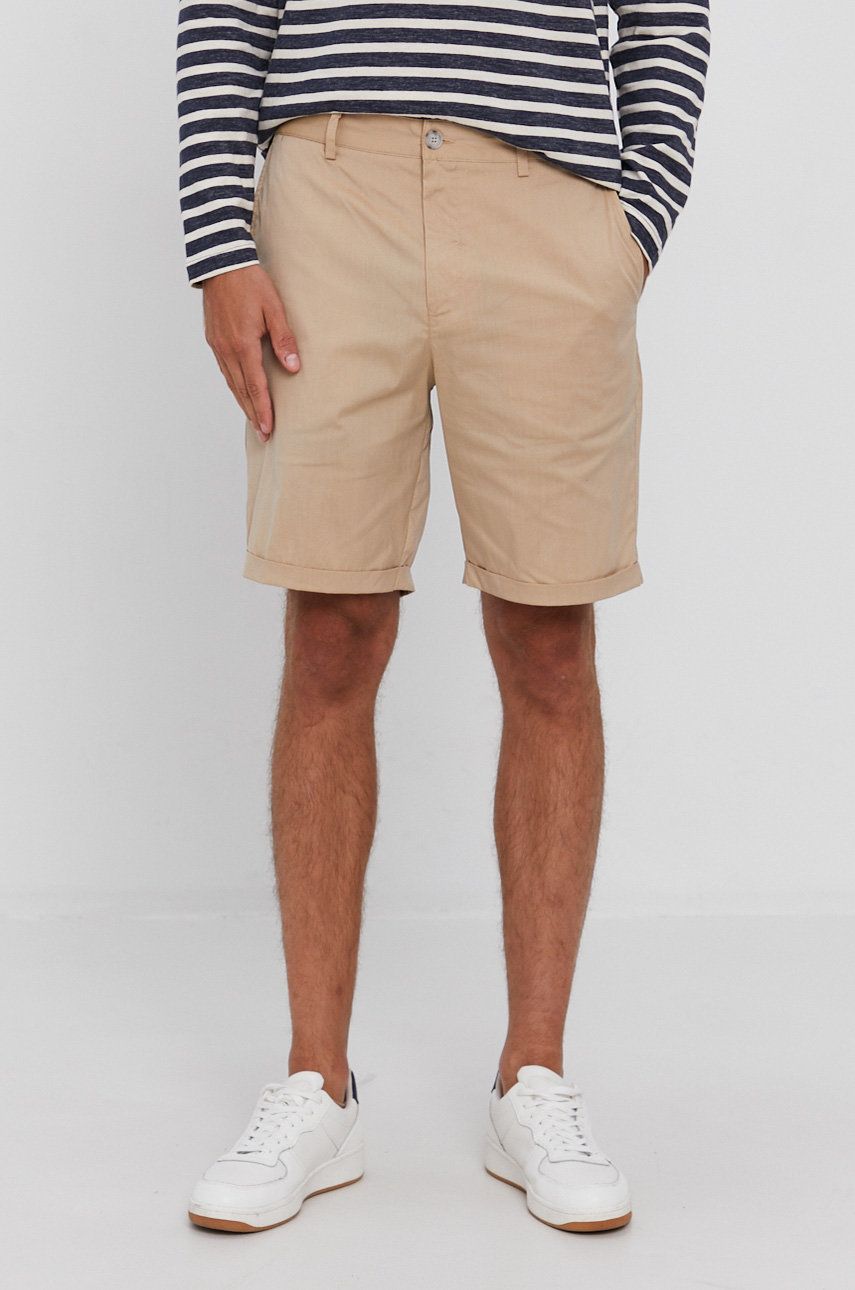 Lacoste Pantaloni scurți bărbați, culoarea bej answear.ro imagine 2022 reducere
