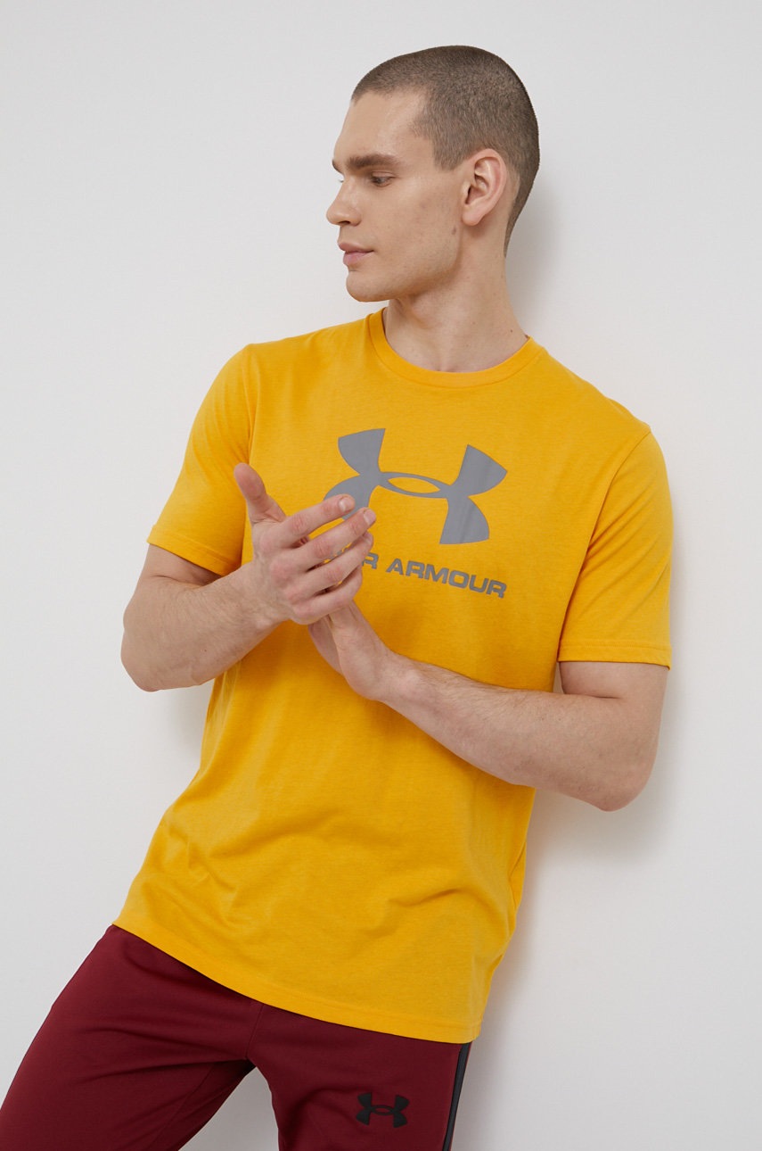 

Under Armour в жълто с принт, Жълт