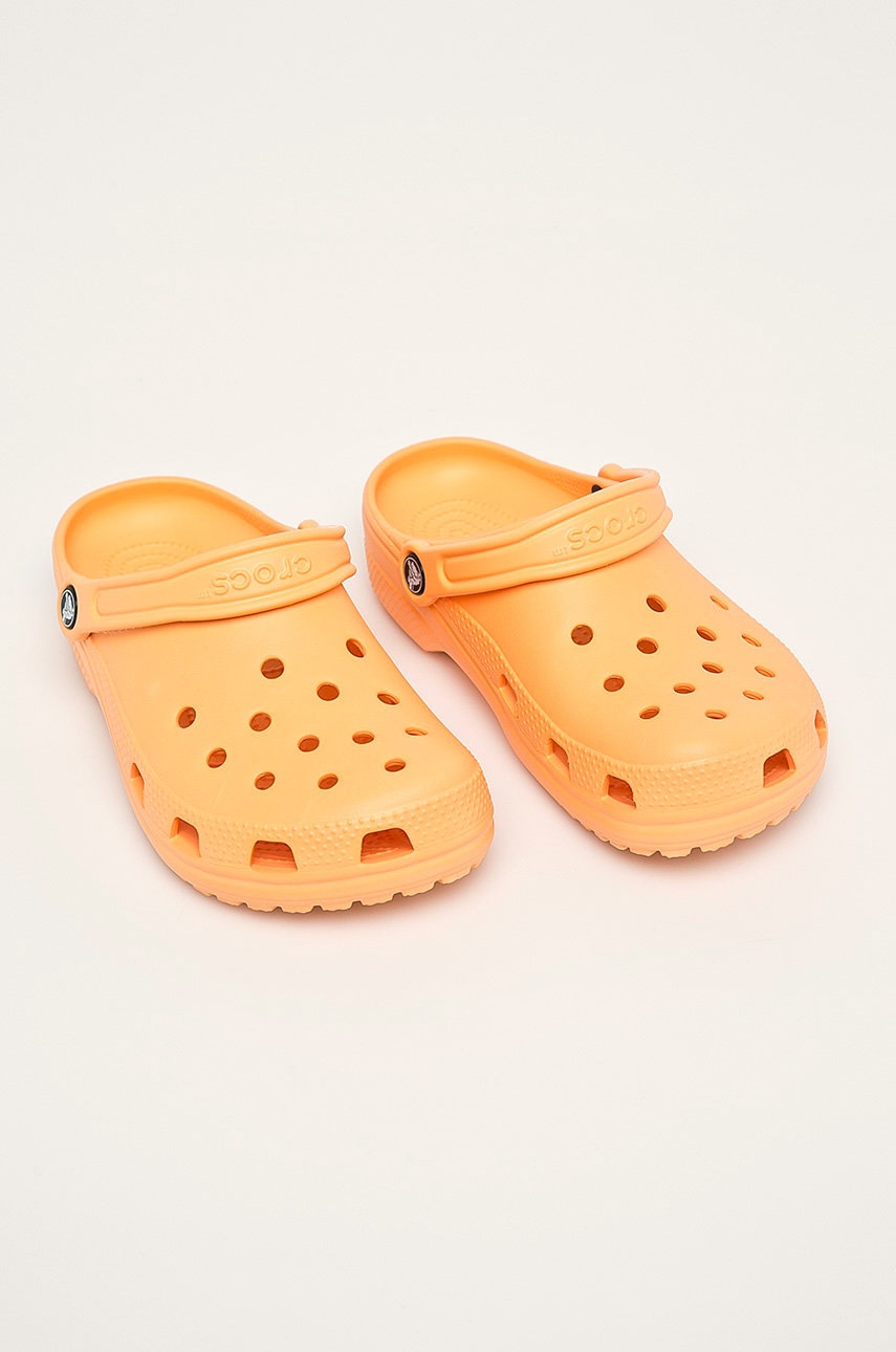 

Crocs - Шльопанці