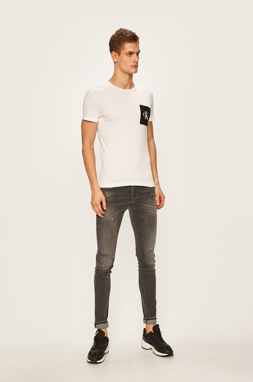 

Calvin Klein Jeans - Футболка