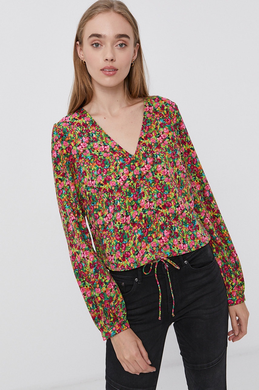 

Блузка Vero Moda женская цвет чёрный принт цветы