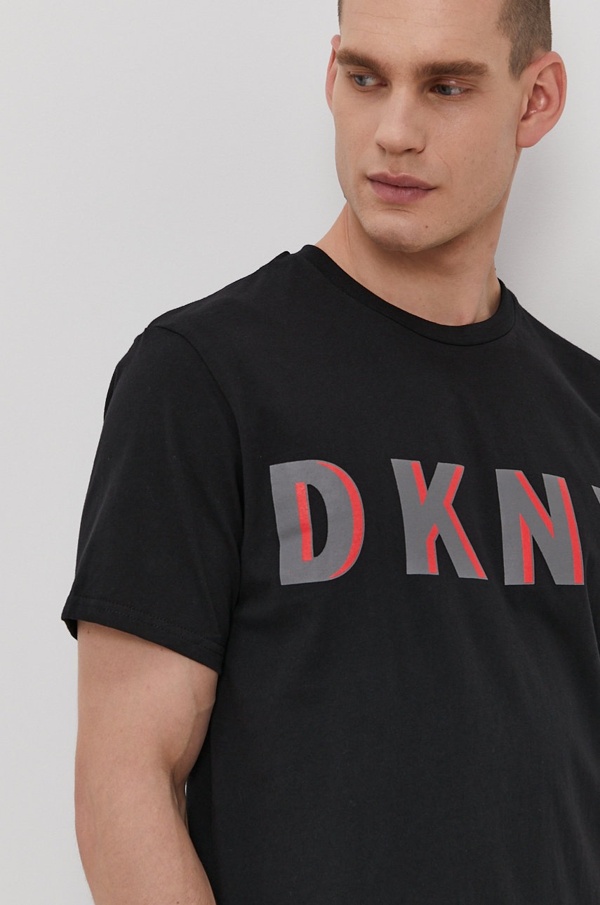 

Футболка Dkny цвет чёрный с принтом