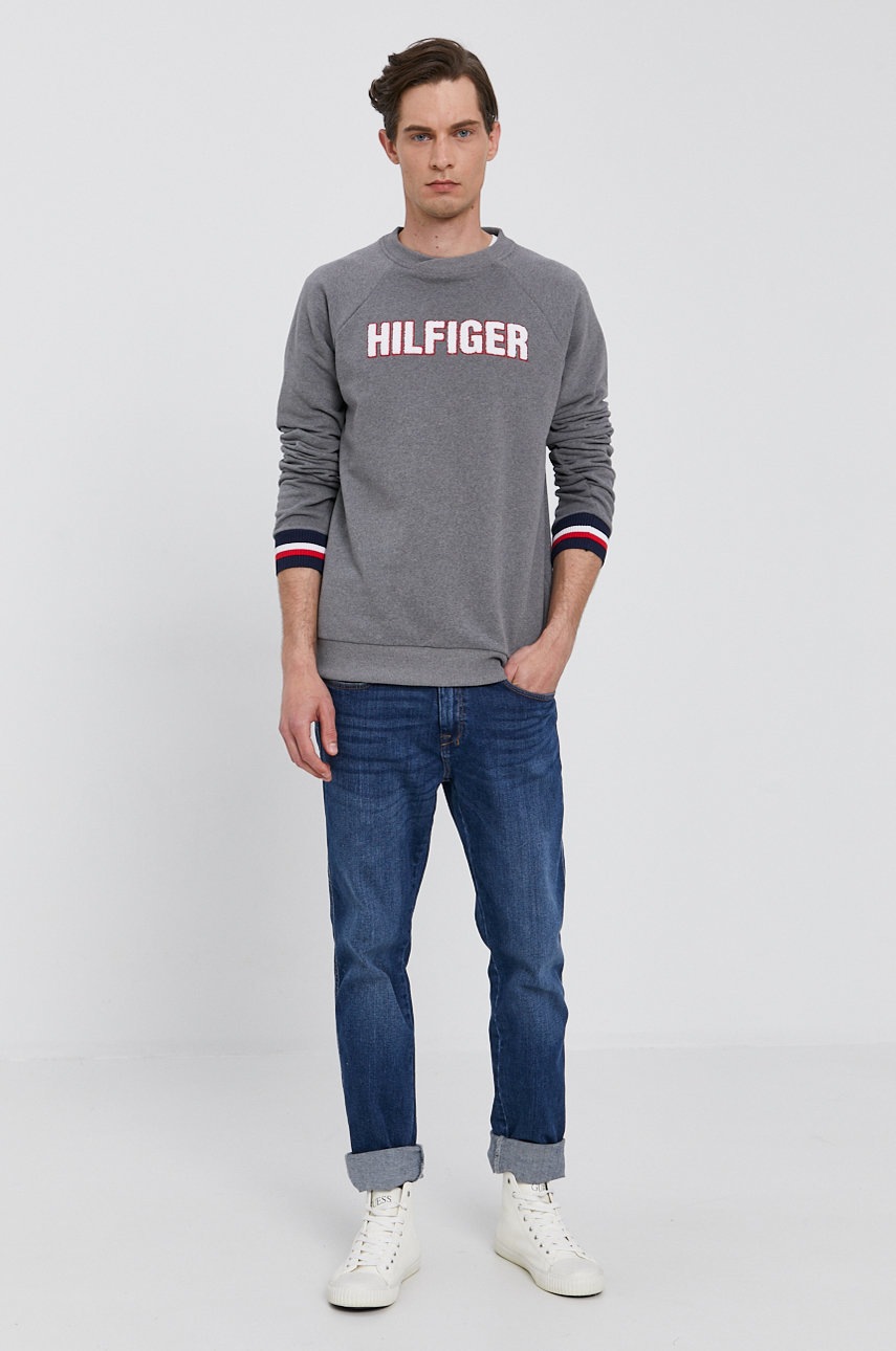 

Кофта Tommy Hilfiger чоловіча колір сірий з аплікацією
