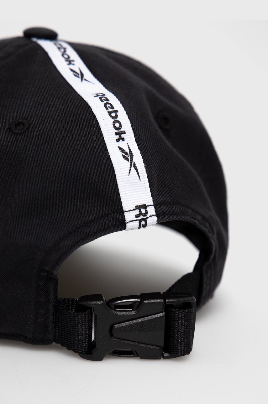 

Кепка Reebok GK8144 колір чорний з аплікацією