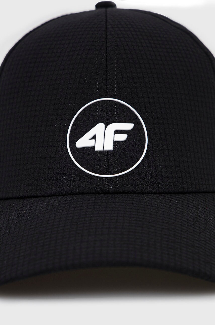 

Шапка 4F цвет чёрный с аппликацией