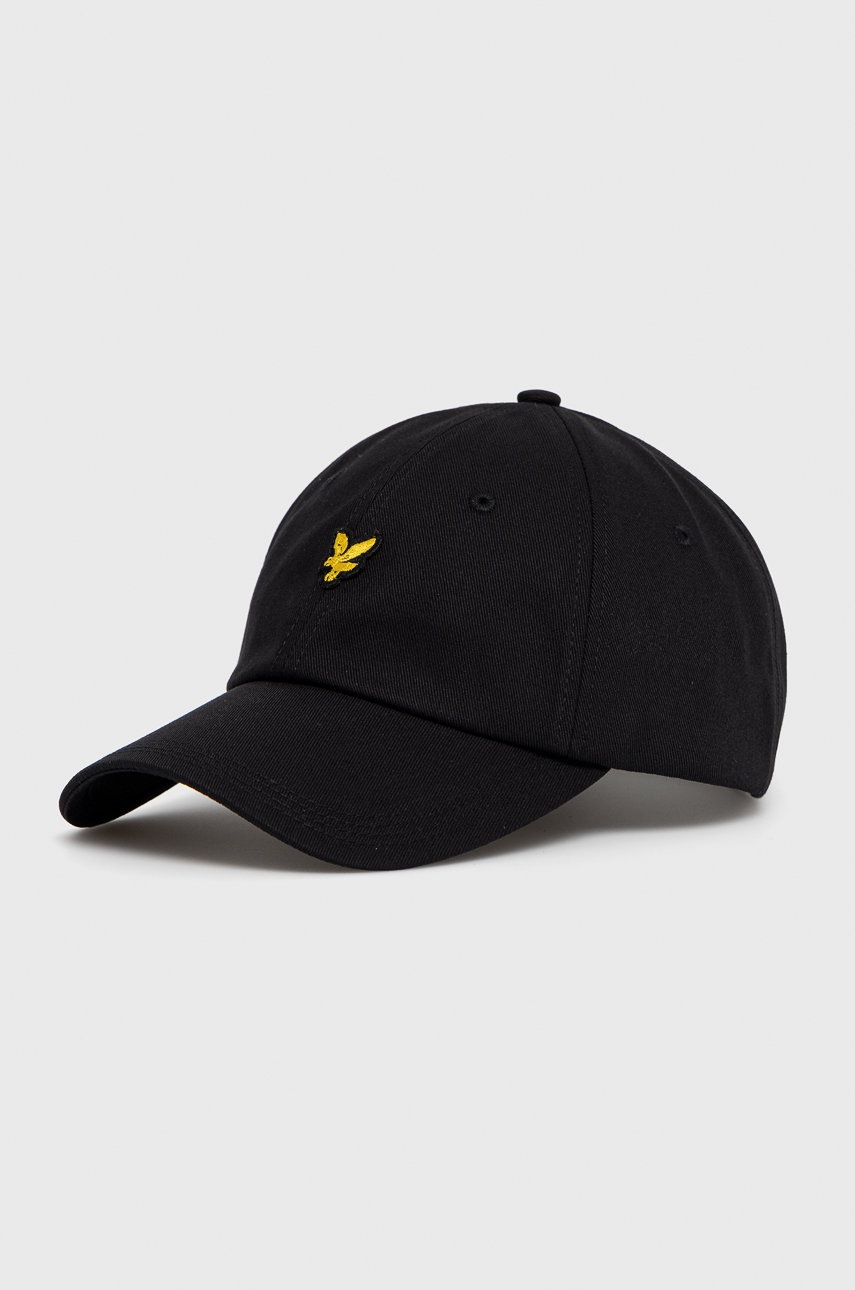 

Шапка с козирка Lyle & Scott в черно с апликация, Черен
