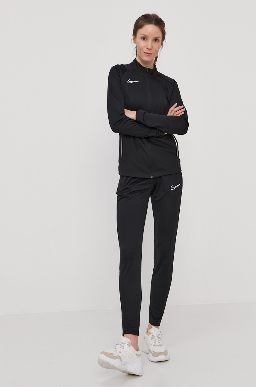 

Nike - Анцуг, Черен