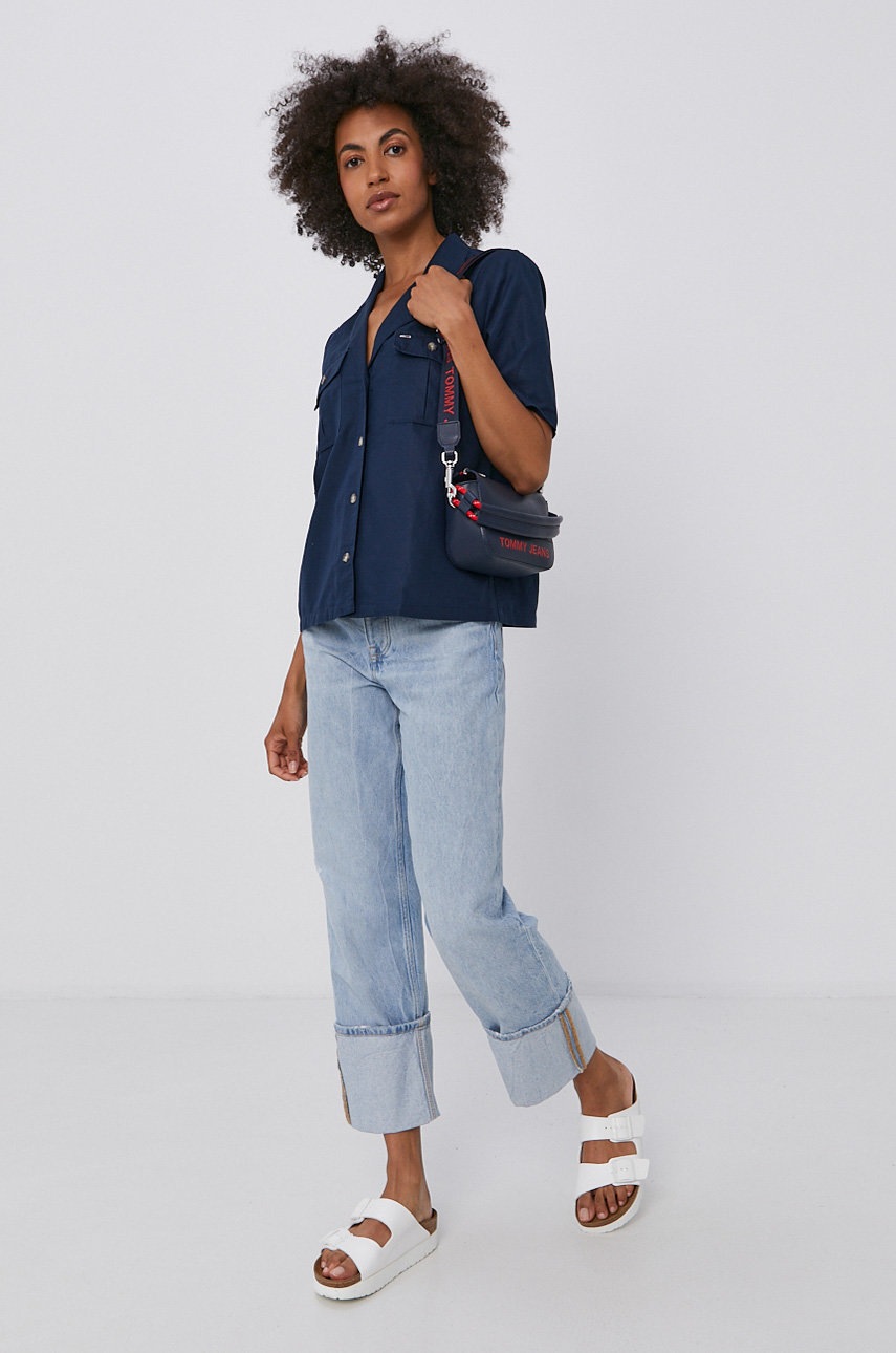 

Рубашка Tommy Jeans женская цвет синий relaxed классический воротник
