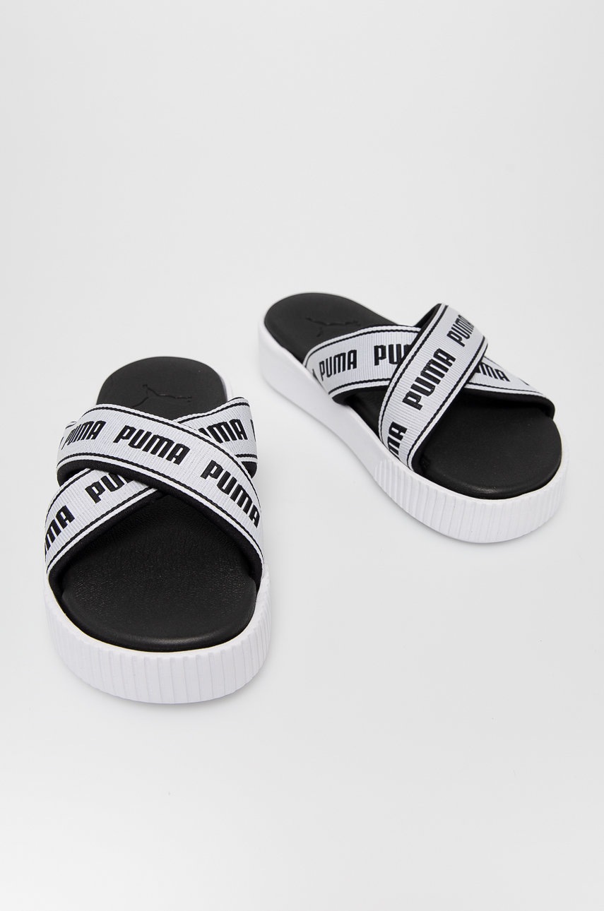 

Шльопанці Puma 380677 жіночі колір білий на платформі
