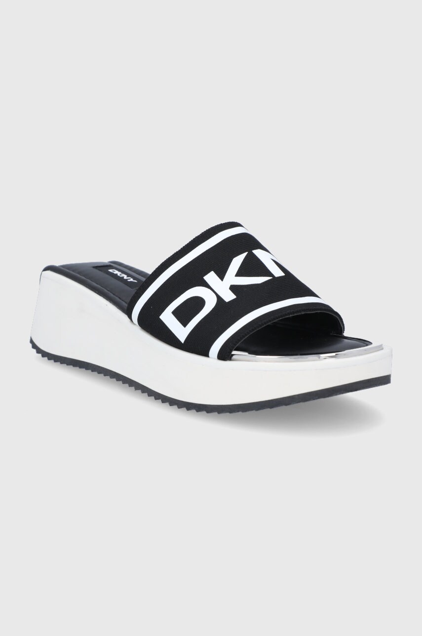 

Шльопанці Dkny жіночі колір чорний на платформі