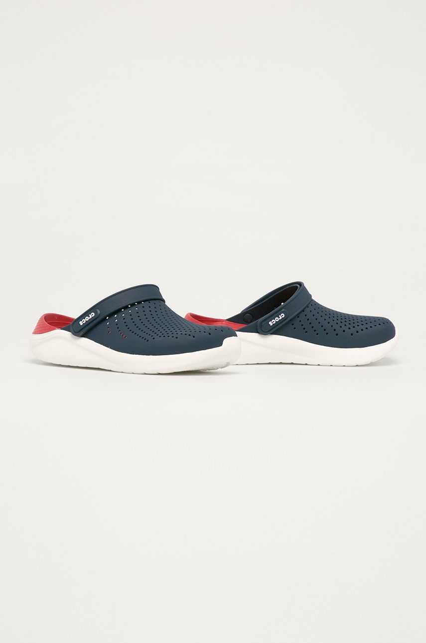 

Crocs - Шльопанці