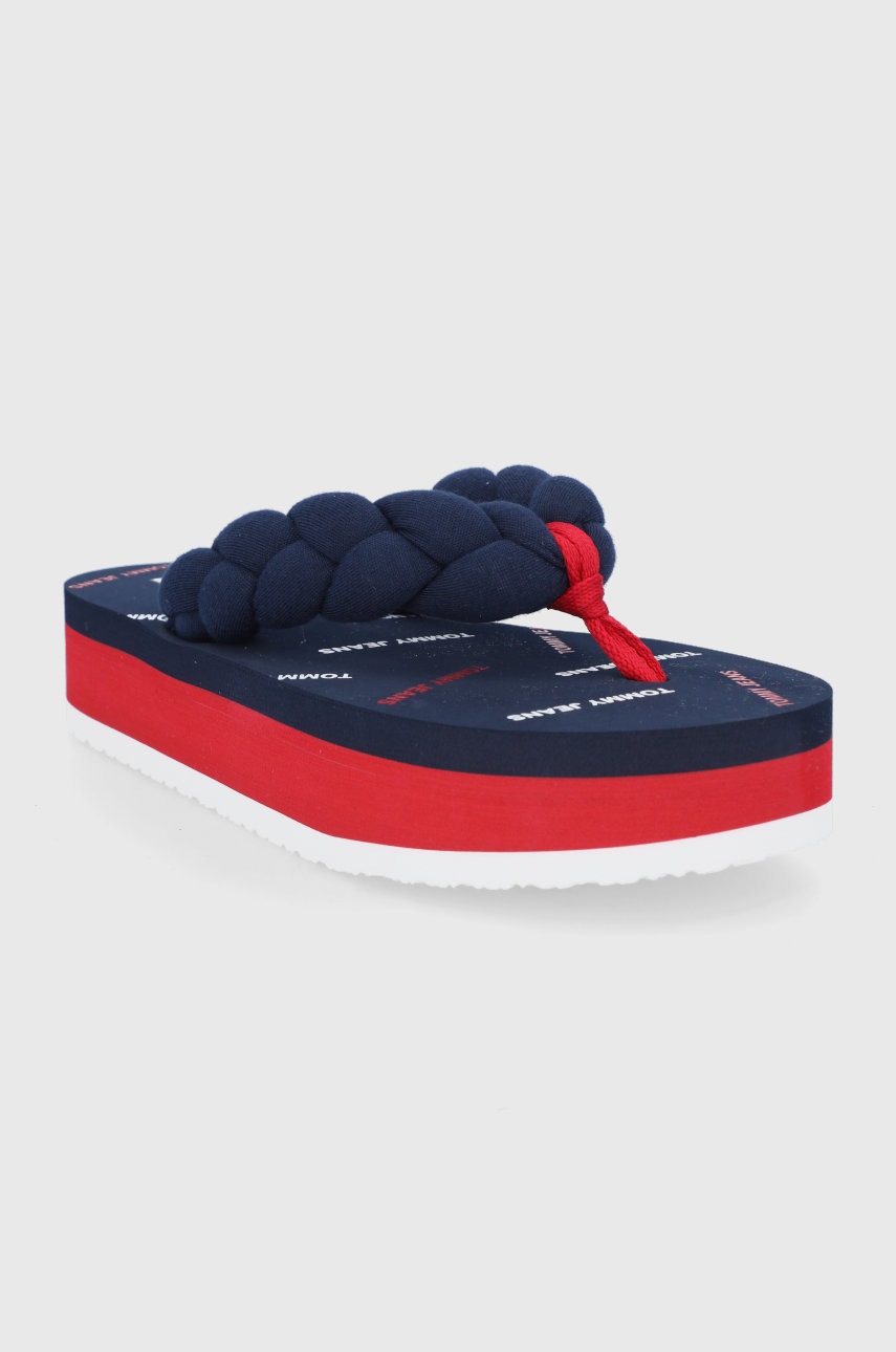 

Вьетнамки Tommy Jeans женские цвет синий на платформе