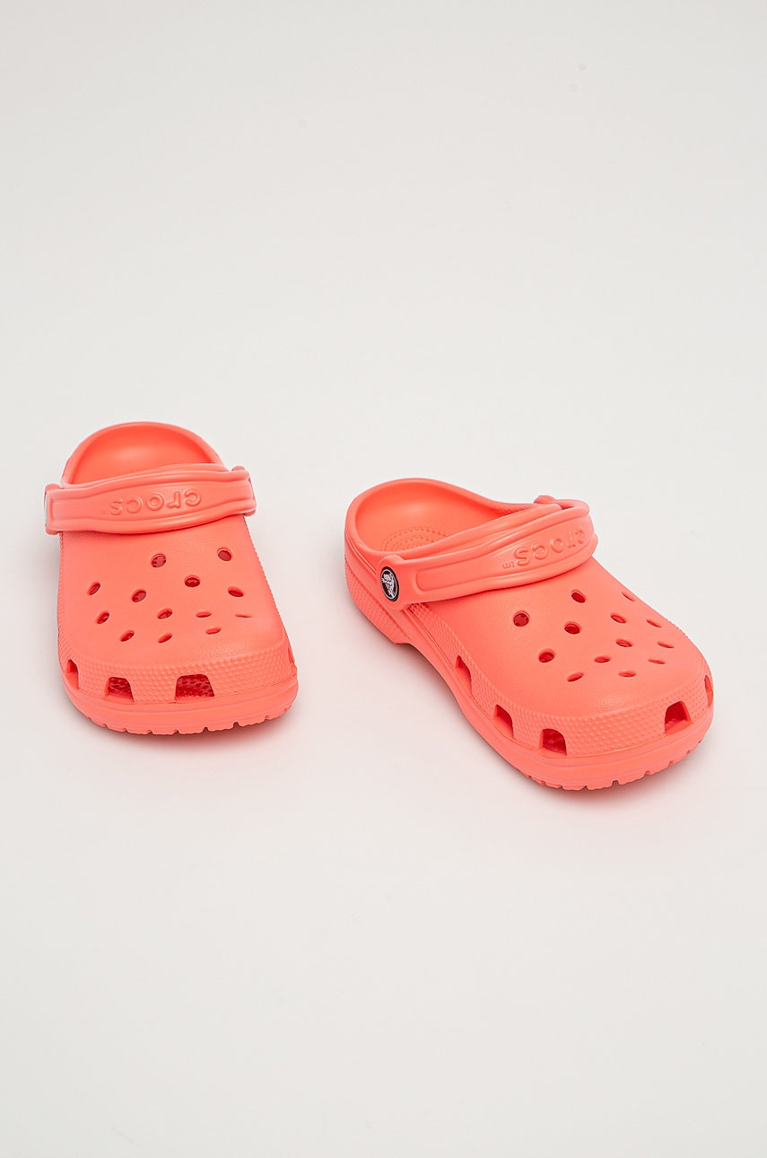 

Дитячі шльопанці Crocs колір помаранчевий