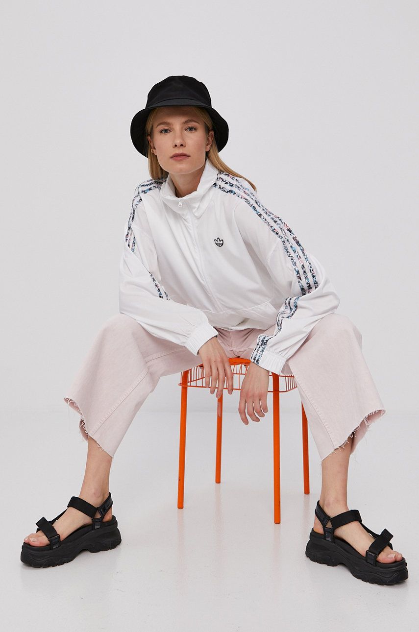 Adidas Originals Geaca femei, culoarea alb, de tranzitie