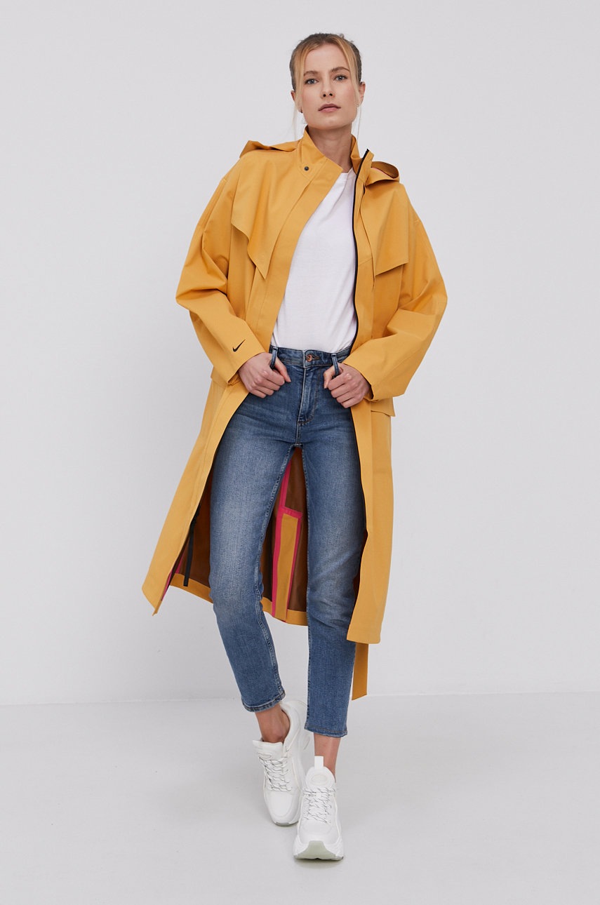 

Куртка Nike Sportswear жіноча колір жовтий перехідна oversize