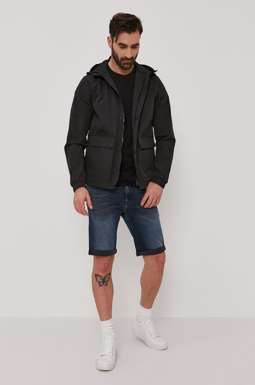 

Куртка Lyle & Scott мужская цвет чёрный переходная