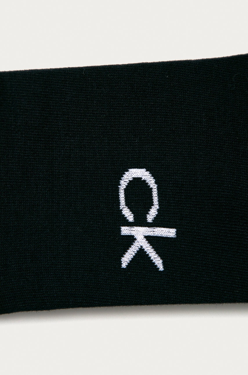 

1573786