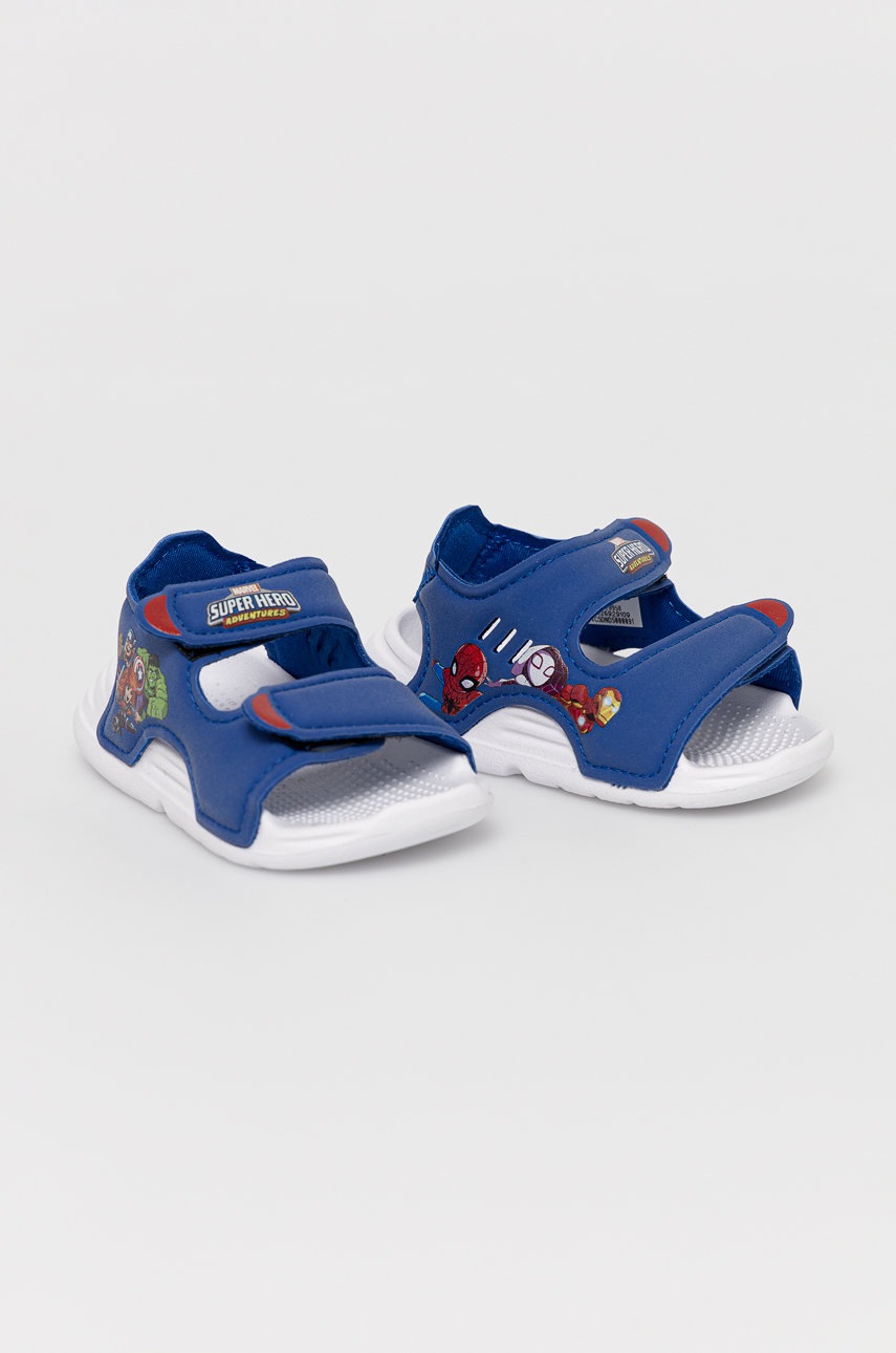 

adidas - Дитячі сандалі Swim Sandal I x Marvel