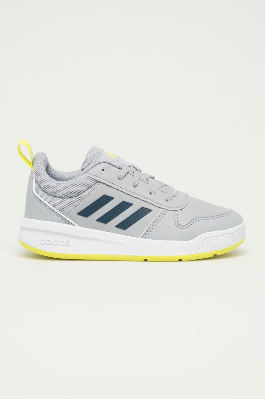 

Детски обувки adidas S24038 в сиво, Сив