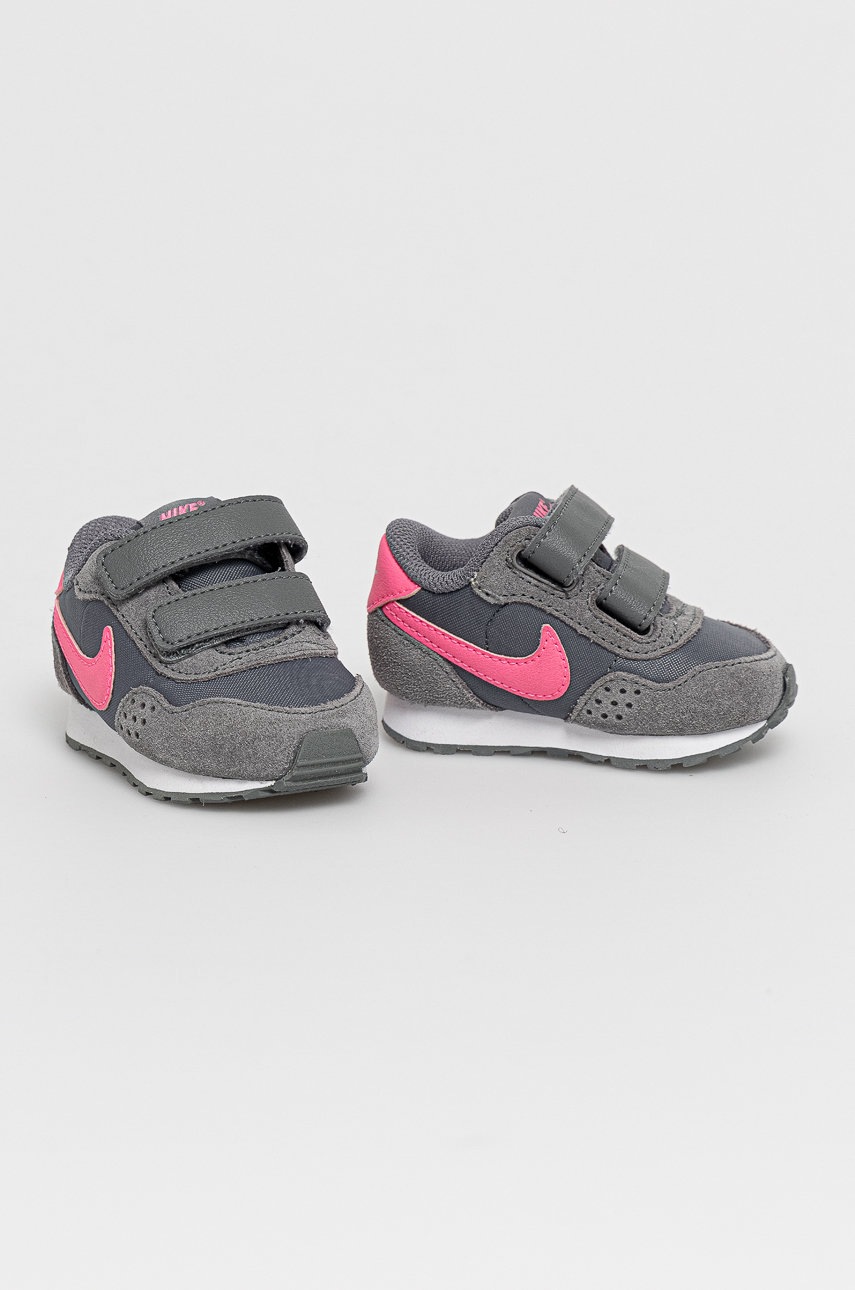

Черевики Nike Kids колір сірий