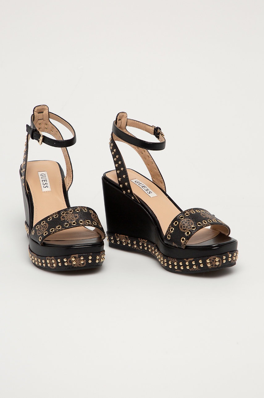 

Guess - Сандалии
