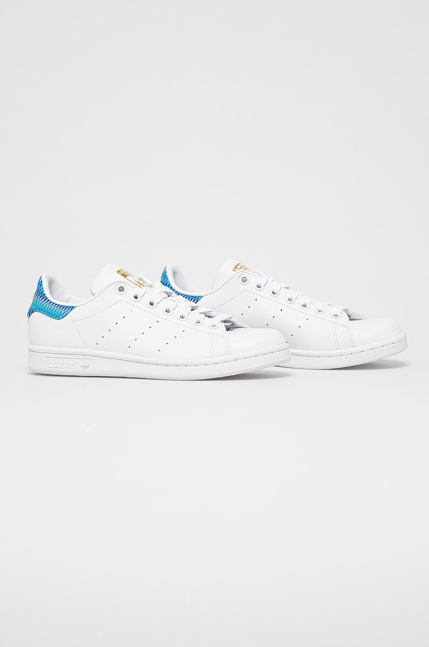 

Ботинки adidas Originals Stan Smith цвет белый на плоском ходу