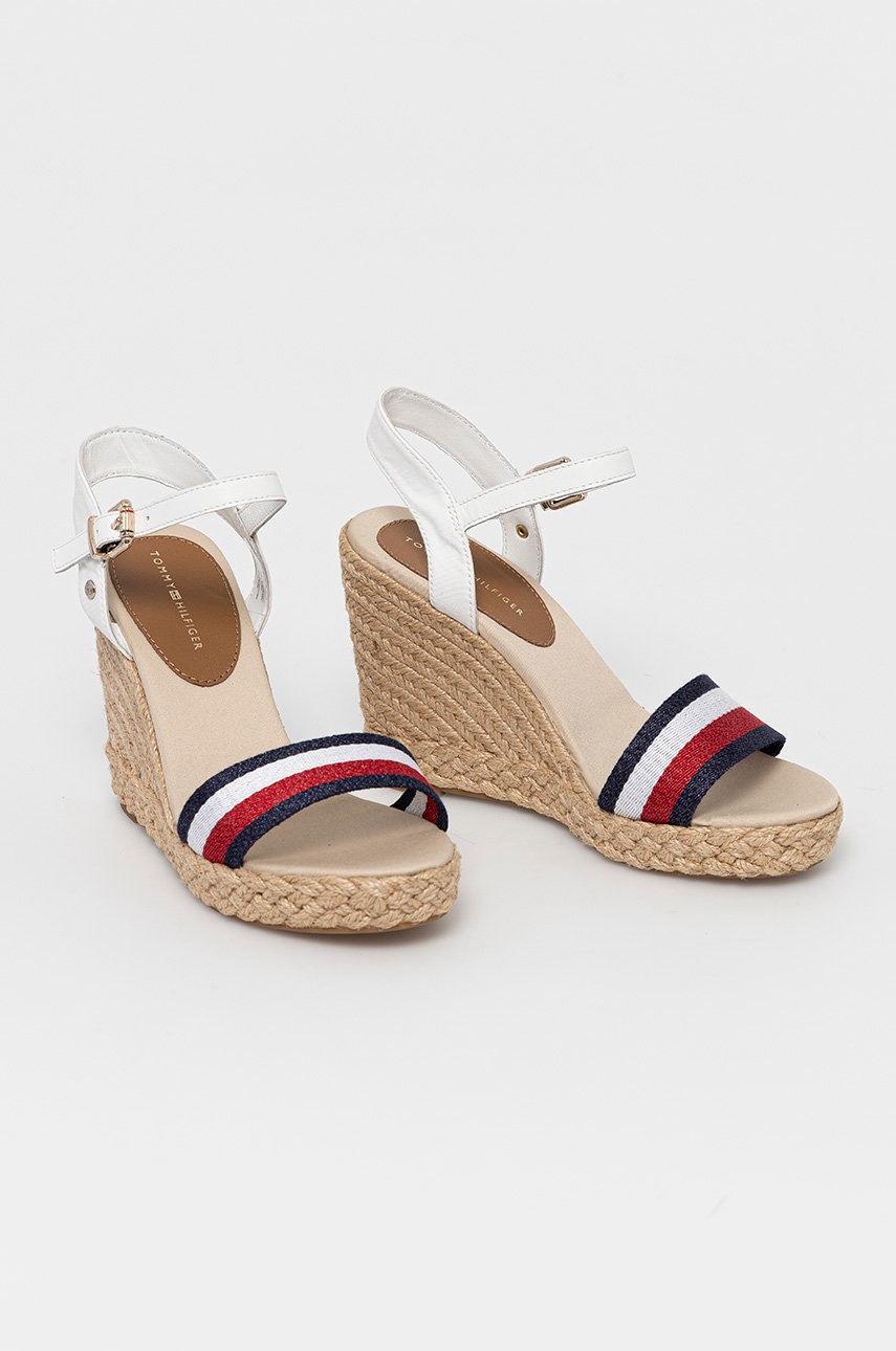 

Сандалі Tommy Hilfiger колір білий на танкетці