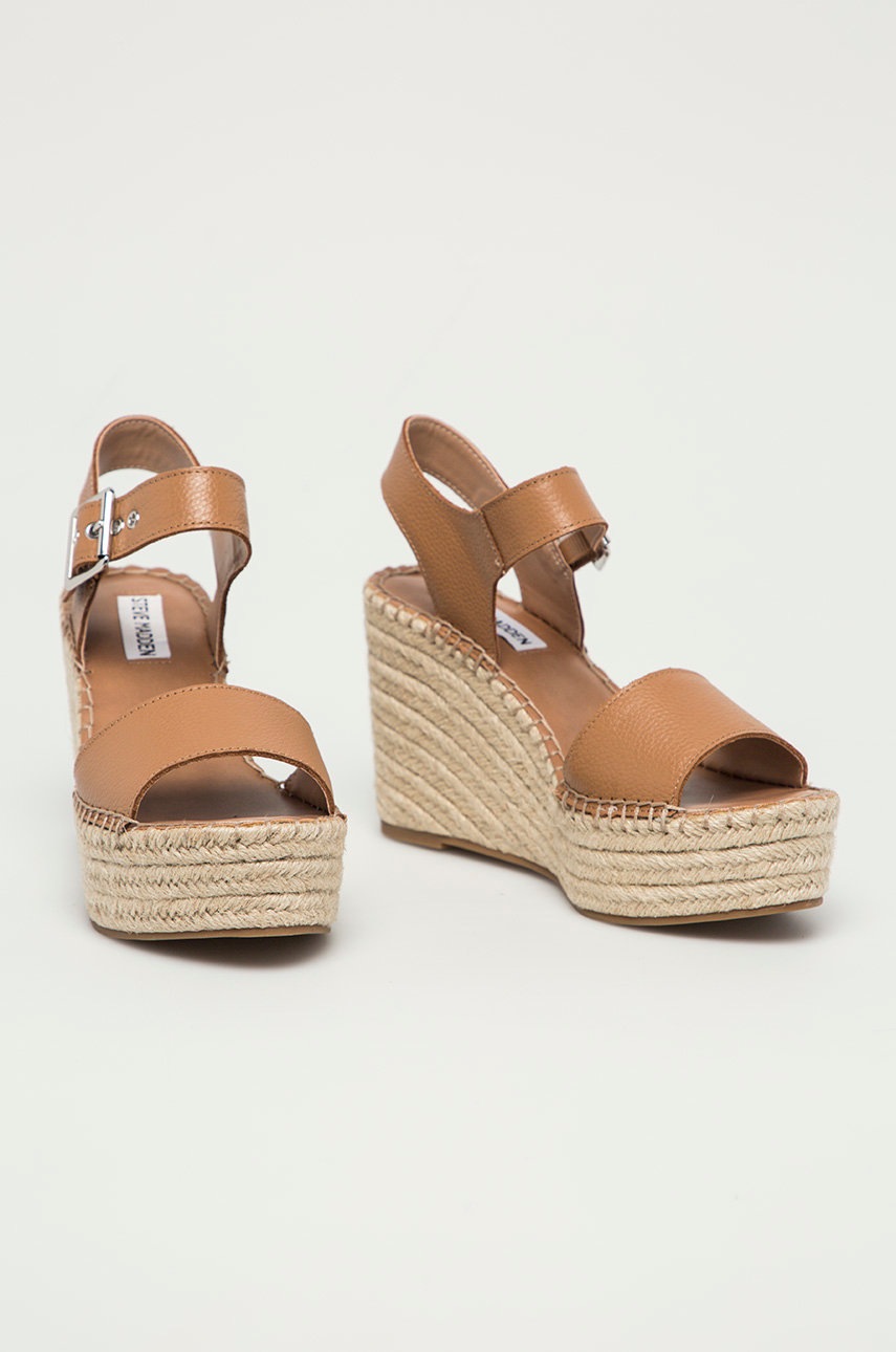 

Steve Madden - Шкіряні сандалі Yunity