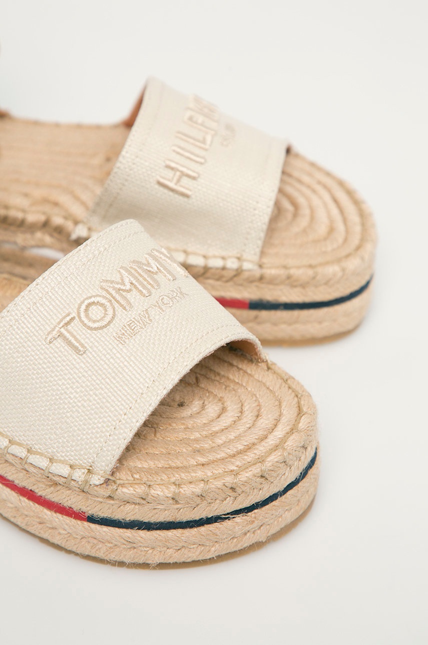 

Tommy Hilfiger - Сандалі